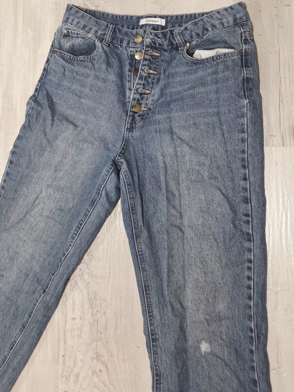 d. jeans Medium Blue High-Rise Button-Fly Straight Leg Jeans